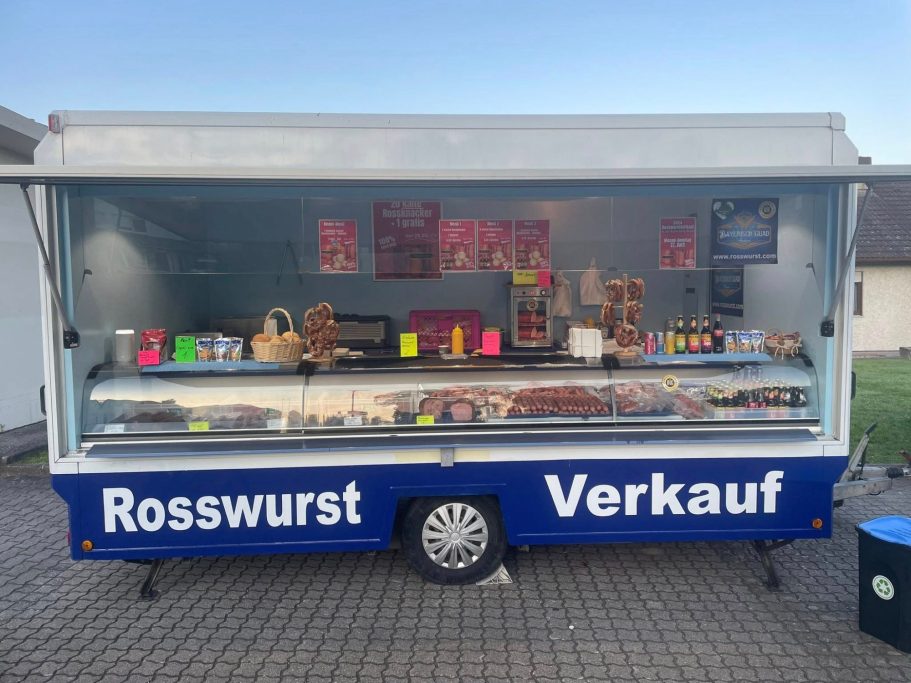 Rosswurstverkauf in Neunburg vorm Wald (Verkaufswagenbild)