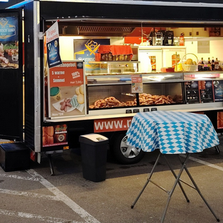Rosswurstverkauf beim Autohaus Burggraf in Schwandorf
